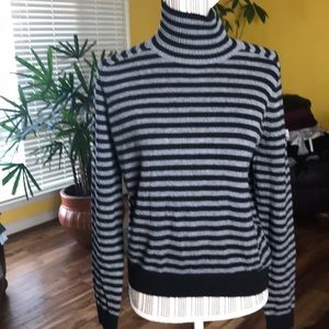 Vince Blouse Long Sleeve Sz Xs Women’s NWT